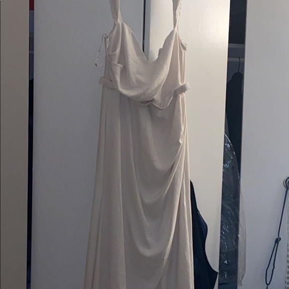 I am selling two wedding dresses. Bundle $300 - Picture 3 of 8